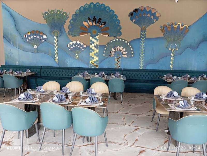 La Crest Restaurant & Banquet